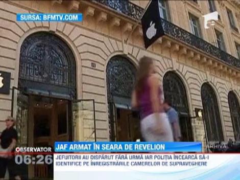 Patru barbati au furat produse in valoare de 1 milion de euro dintr-un magazin Apple din Paris