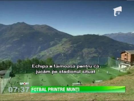 Fotbal printre munti