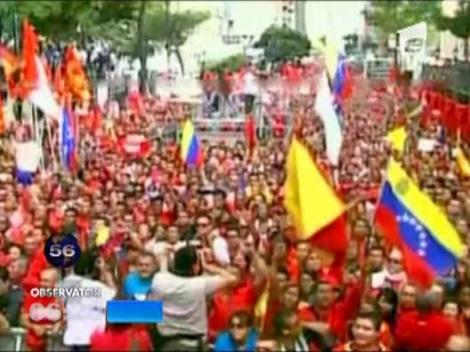 Manifestatie de amploare in Caracas pentru sustinerea lui Hugo Chavez