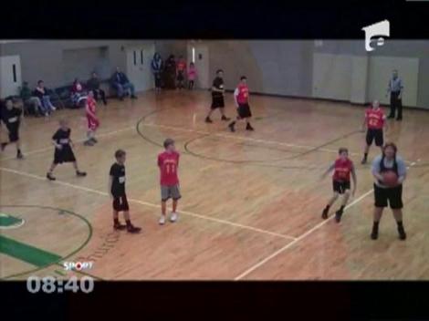 Un pusti cu gabarit depasit a reusit cosul victoriei in ultima secunda!