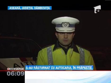 Un autocar s-a rasturnat intr-o rapa pe un drum judetean din Dambovita