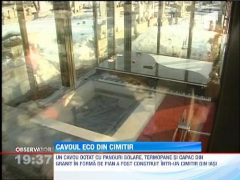 Un cavou cu termopane si panouri solare, atractia unui cimitir din Iasi