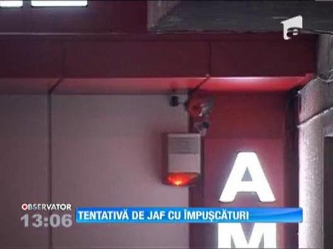 Focuri de arma in Barlad: Trei indivizi mascati au incercat sa jefuiasca un magazin de bijuterii
