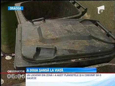 Oradea: Bebelus abandonat intr-un tomberon de gunoi