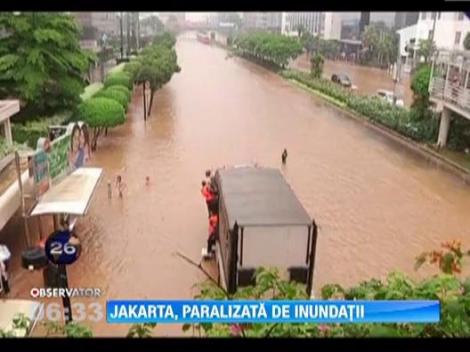 Jakarta, paralizata de inundatii