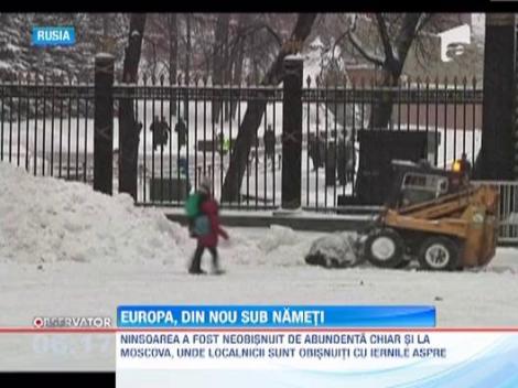 Europa, ingropata de nameti: Cel mai mare aeroport din lume, inchis, si trei oameni omorati de o avalansa