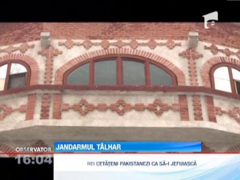 Un jandarm din Timis, prins in timp ce jefuia trei cetateni pakistanezi