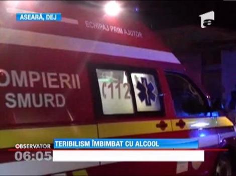 Teribilism imbibat cu alcool: Doi tineri din Dej, raniti intr-un accident, dupa s-au rasturnat cu masina