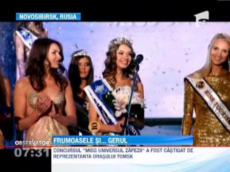 Participantele la un concurs de Miss din Siberia au pozat in costume de baie, la -21 de grade Celsius