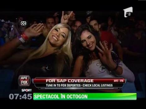 Spectacol in Octogon