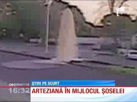 SUA: Fantana arteziana, in mijlocul drumului, dupa ce un sofer a lovit un hidrant!