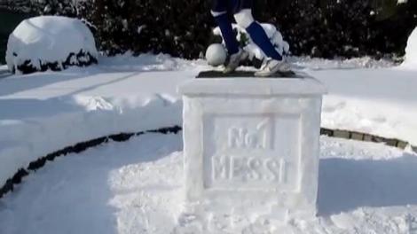 Dragoste friguroasa! Un fan croat i-a facut lui Messi o statuie din zapada