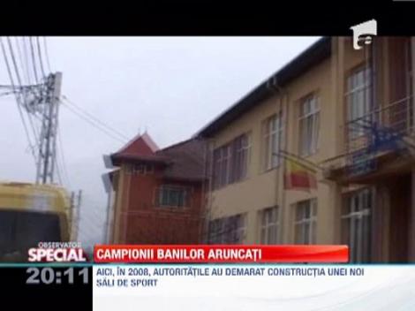 Observator Special: Romania, campioana investitiilor inutile: parc langa cimitir, sala de sport izolata de sat si laborator complet utilat, nefolosit