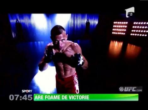 Anthony Pettis se antreneaza cu oua si torturi de nunta