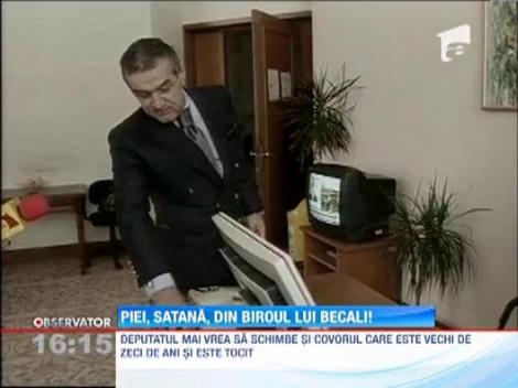 Biroul lui Gigi Becali e plin de tablouri SATANICE: "Vreau sa pun icoane!"