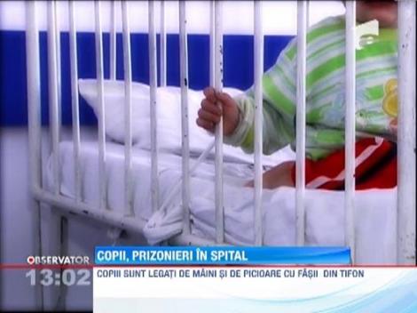 Au inceput anchetele la spitalul in care copii sunt legati de paturi