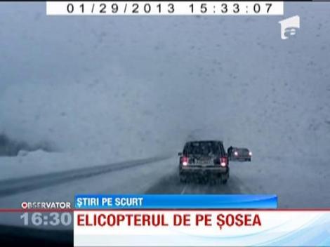 Un elicopter a aterizat din senin pe o sosea din Rusia