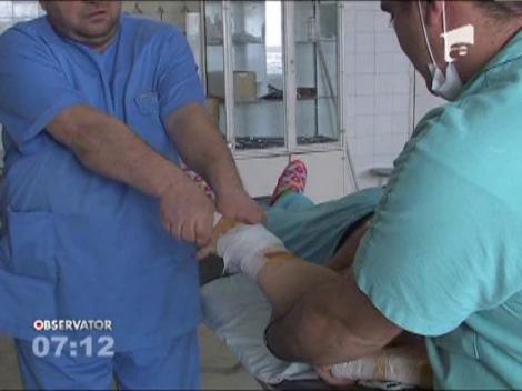 Cel putin 50 de oameni au ajuns la spitalul din Botosani dupa ce au alunecat pe gheata