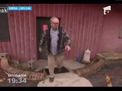 VIDEO: Un jurnalist de investigatii de la CBS, lovit cu pumnul in fata!