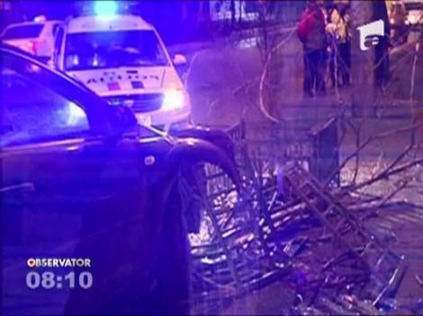 Cursa nebuna pe strazile din Capitala: Un tanar urmarit de politie a intrat intr-un copac