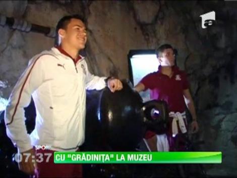 Rapidistii au facut poze cu maimultele