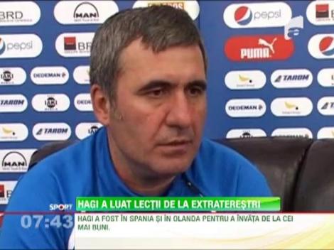 Hagi s-a intors la scoala