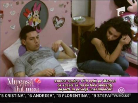 Fetele au observat ca Maricel si Razvan s-au distantat unul de celalalt!