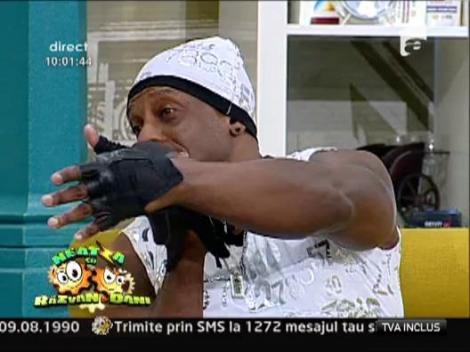 Dansatorul din trupa Chippendales, Jelani, si-a lansat un single nou la Neatza cu Razvan si Dani!