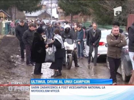 Zeci de bikeri l-au condus pe ultimul drum pe Sabin Zabarcencu, vicecampionul national la motociclism viteza