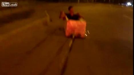 Senzatii tari in cutie! Iata ce a facut dupa cateva pahare in plus