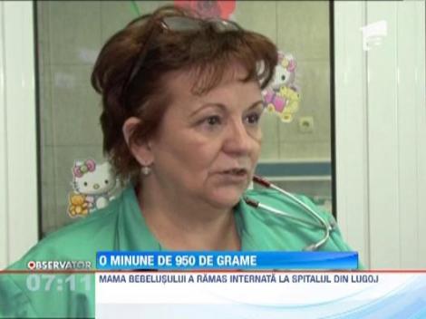 Un bebelus nascut prematur i-a uimit pe medicii din Lugoj cu dorinta sa de a trai