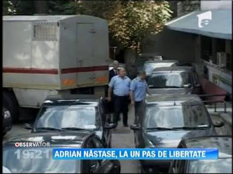Adrian Nastase, la un pas de libertate. Fostul premier ar putea fi eliberat chiar astazi