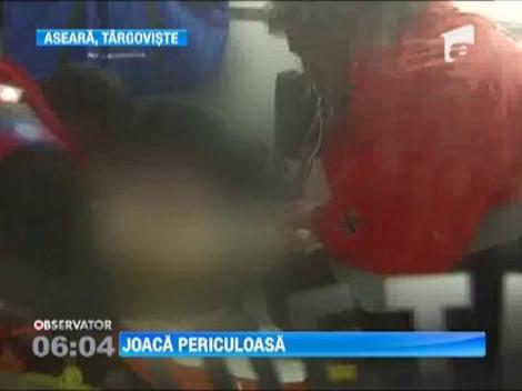 Un copil de 12 din Targoviste a cazut in gol de la etajul trei, dupa ce s-a asezat pe balustrada unei scari