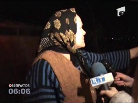 O familie din Drobeta-Turnu Severin a ramas pe drumuri, dupa ce casa le-a fost mistuita de flacari