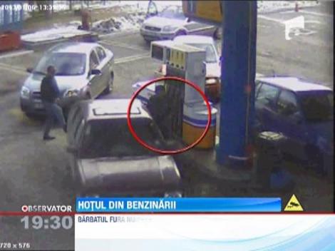 Romanul s-a nascut... inventiv! Un barbat a gasit o metoda ingenioasa de a fura benzina