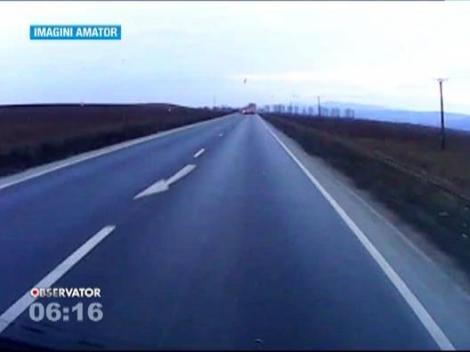 Accident spectaculos in Hunedoara! O camera video a surprins cum un tanar a pierdut controlul masinii intr-o curba