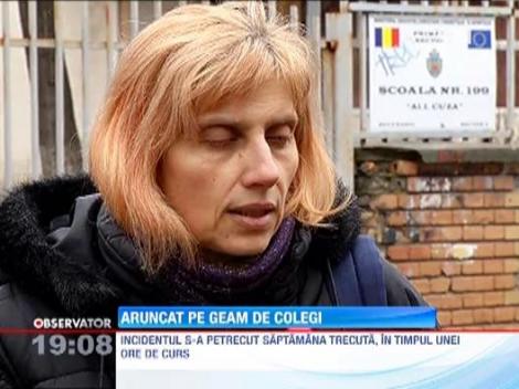 Violenta in scoli continua: Elev aruncat pe geam de colegi!