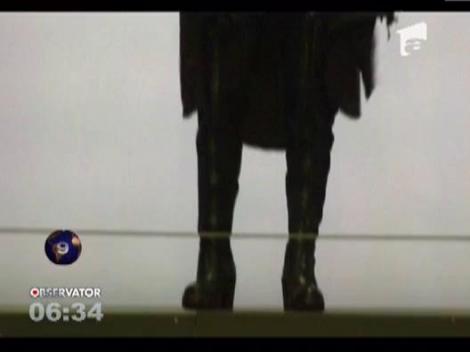 Rihanna si-a facut mult asteptatul debut in moda