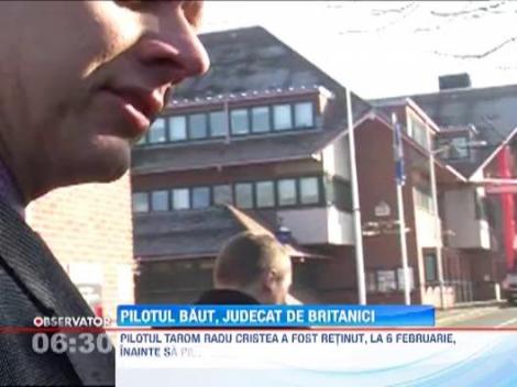 Pilotul roman prins beat cu putin timp inainte de decolare, eliberat de procurorii britanici