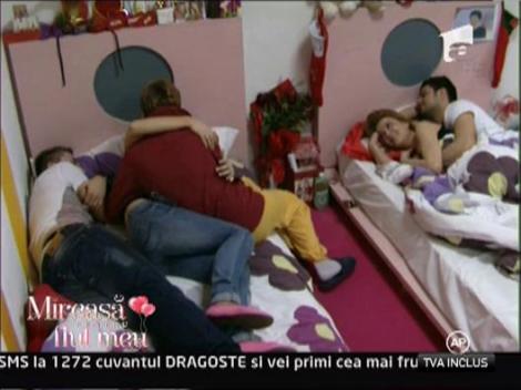 Andreea ii cere lui Alin sa cumpere anumite produse din bugetul lui