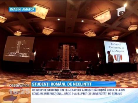 Studenti romani, la concursul american Seism Design Competition. I-au impresionat pe americani cu macheta unui zgarie-nori, ce rezista la cele mai puternice cutremure din lume