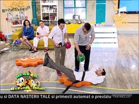 VIDEO dureros la Neatza: Dani, testat de Stefan cel Mare cu bila de bowling!
