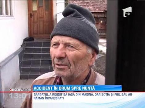O familie din Botosani a ajuns la spiatal, dupa un accident produs in drum spre o nunta 