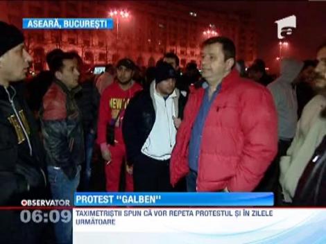 Taximetristii au protestat aseara in Piata Universitatii. Cer marirea pretului pe kilometru
