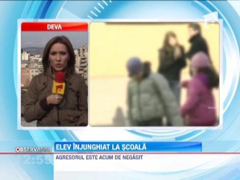 SOCANT! Un elev al unui liceu din Baia Mare a fost injunghiat pe holurile scolii de un coleg