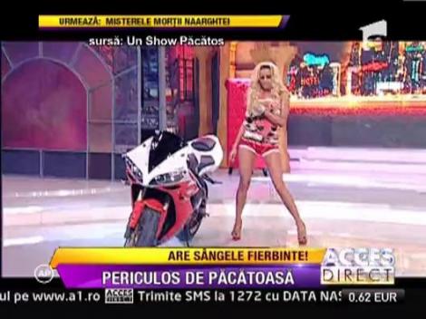 Francesca, o blonda cu un trup bine sculptat pentru titlul de asistenta pacatoasa