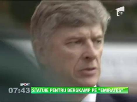 Tunar pentru totdeauna! Arsenal ii face statuie lui Bergkamp