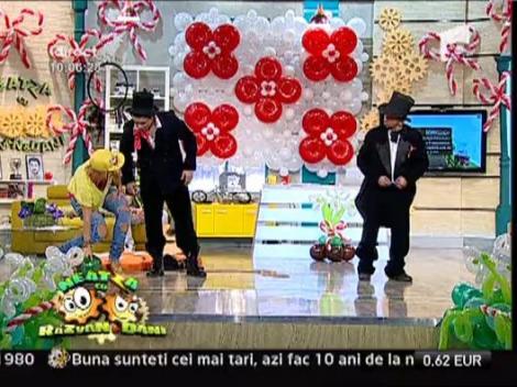 Delia a jucat bowling in platoul de la Neatza cu Razvan si Dani!