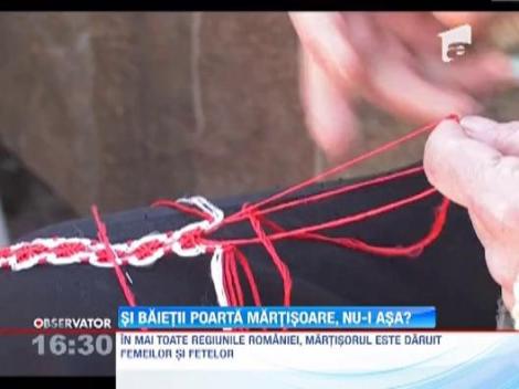 In Moldova, fetele sunt cele care le ofera baietilor un dar de 1 Martie!