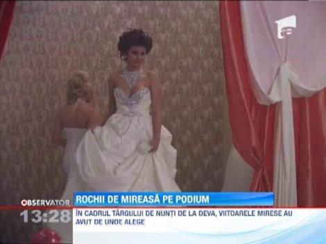 Rochiile de mireasa in stil medieval - trendul anului 2013!